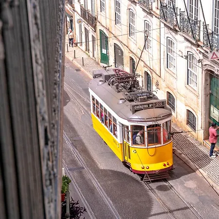 Homestay szállás On Calcada Do Combro, Location Lisboa