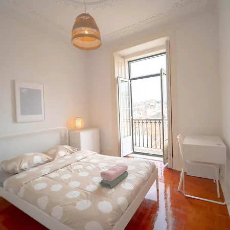 Homestay szállás On Calcada Do Combro, Location Lisboa