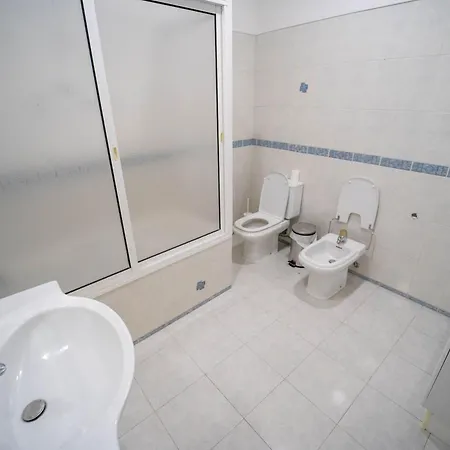 On Calcada Do Combro, Location בית אירוח *